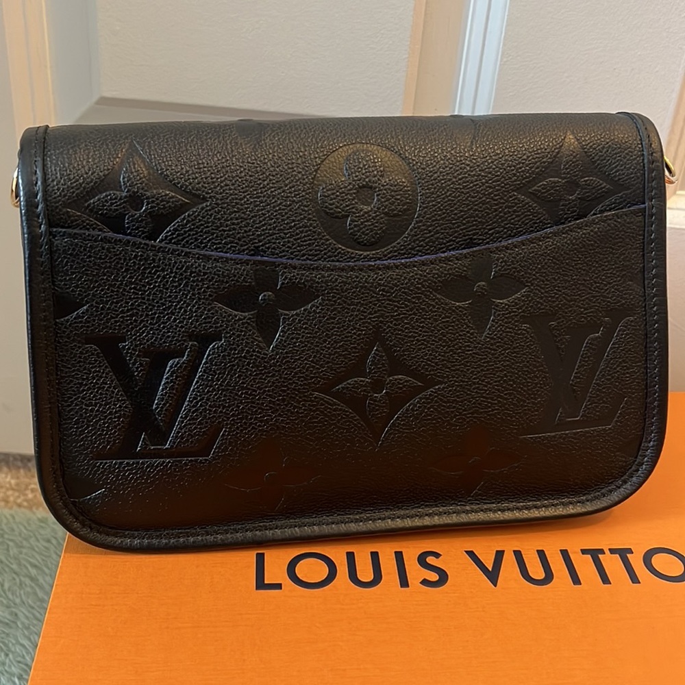 Louis Vuitton Diane Handbag Empreinte Leather - Picture 5 of 16